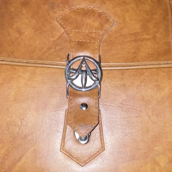 Vintage 1978 American Tourister Inc. 100% Leather Brown Suitcase (Carry-On) - Picture 8 of 17